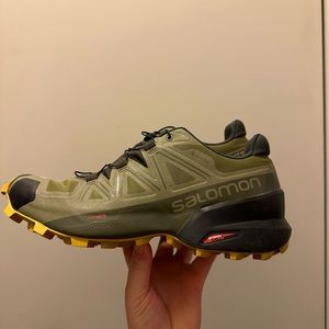 Salomon Speedcross GTX size 8 trail running / light hiking shoe